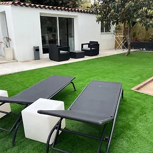 De Vacances Avec Jardin Privé La Gaude